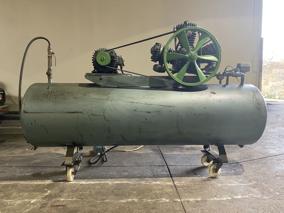 Compressor trifasico