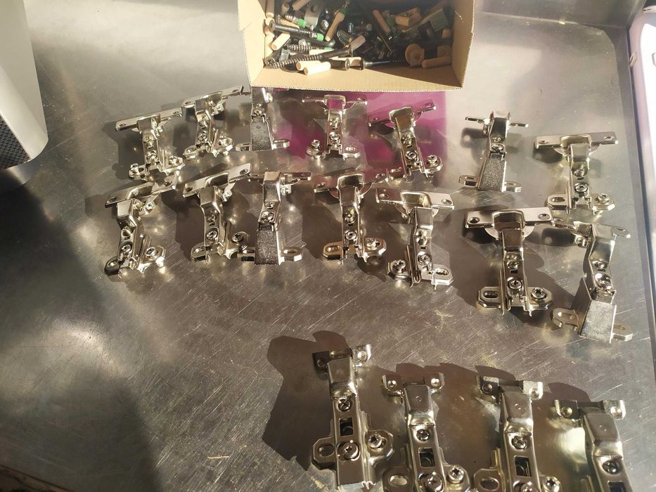 zawias zawiasy uchwyt do szafki hettich