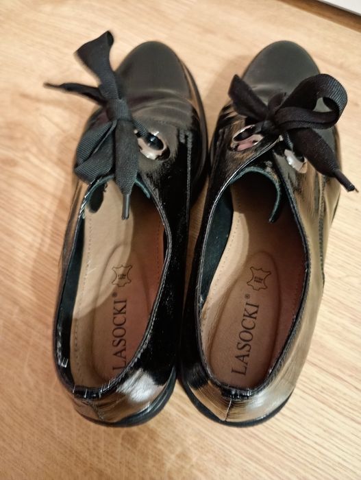 Buty 40 Lasocki lakierowane oxfordy mokasyny