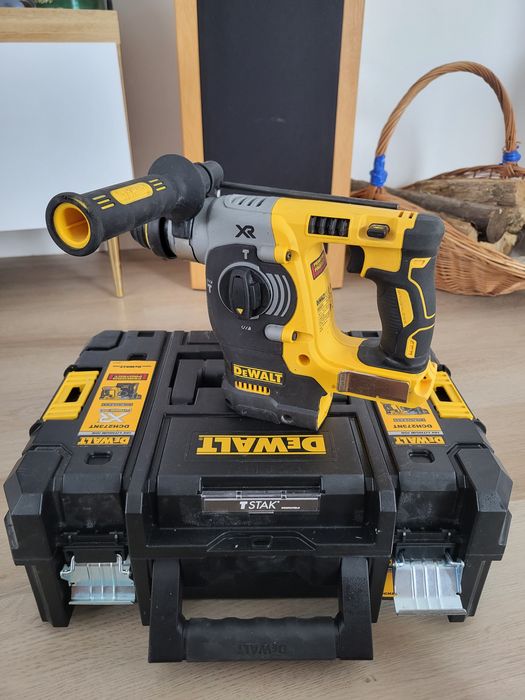 Młotowiertarka DeWALT DCH273NT ladowarka akumulator 5ah