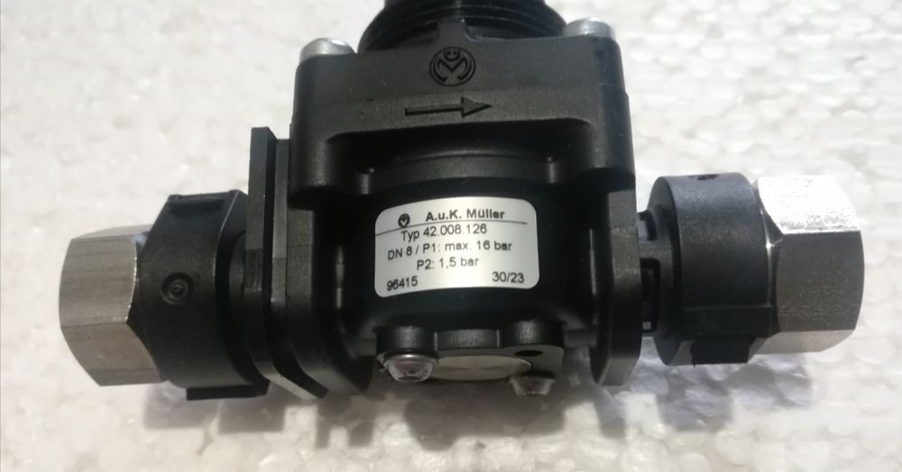 Редуктор давления воды A u. K Muller выход фикс 1.5 бар код 42.008.126