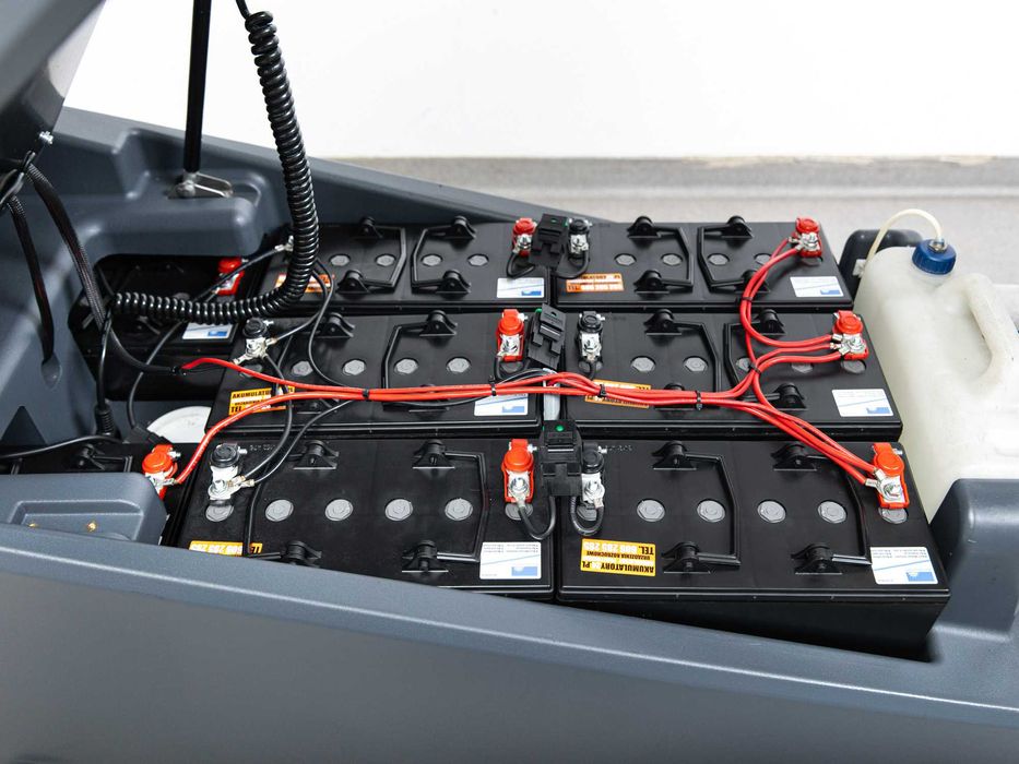 SZOROWARKA NUMATIC TTV 678G/400T NOWE BATERIE 2017r 683h 31000 netto