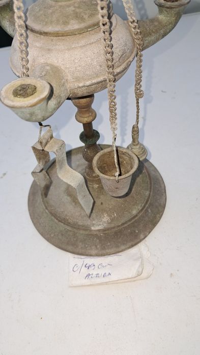 Lamparina muito antiga.