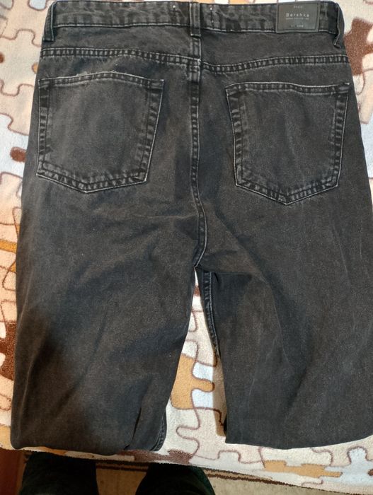 Продам джинсы BERSHKA 40 размер