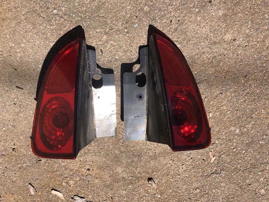 Противотуманка задняя левая правая 8200027155 Renault Espace 4