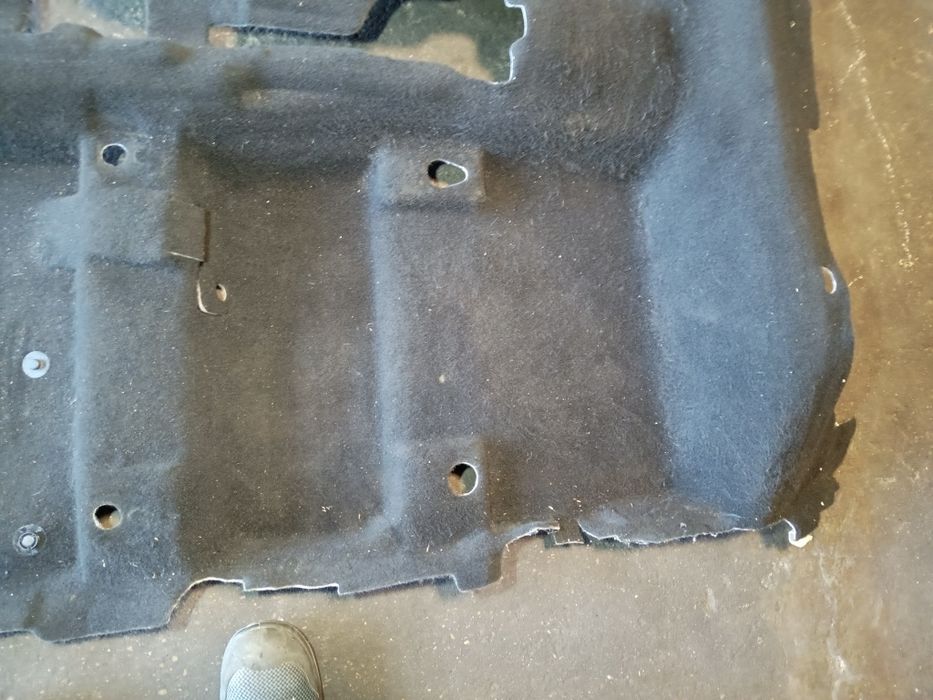 Dywan Nissan Qashqai II J11 oryginał Europa czarny