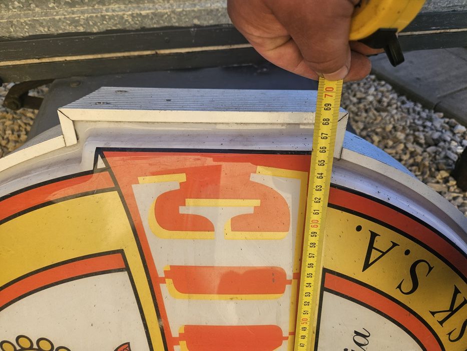 Neon reklama świeciąca Tyskie  szyld reklamowy