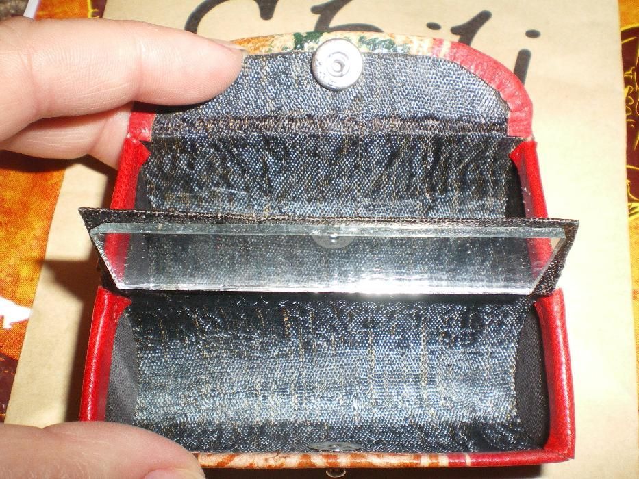 Caixa/estojo novo p/ dois batons da Chili