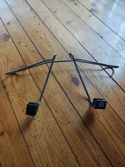 Samochodowy wieszak na ubrania