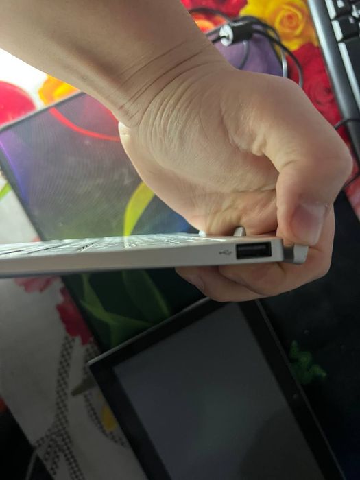 Ультрабук - Планшет Lenovo Miix 320