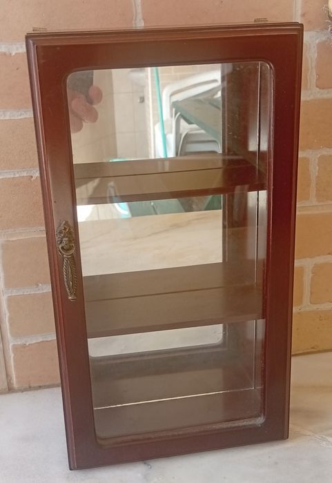 Conjunto de 8 relógios + vitrine