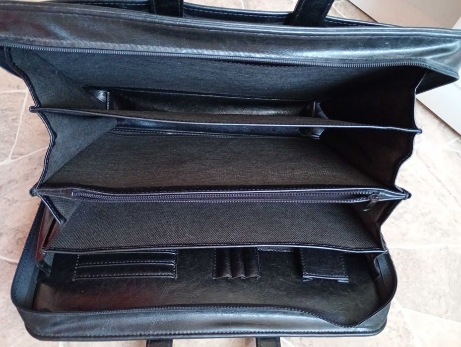 Neseser, aktówka, teczka na dokumenty