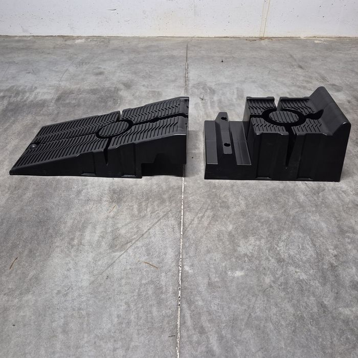 Vendo Conjunto de 2 Rampas para Carro de Plástico