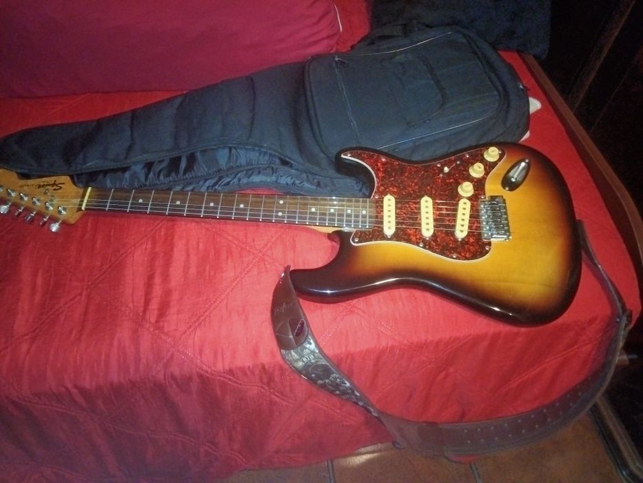 Vendo ou troco Guitarra elétrica Fender Squier Stratocaster