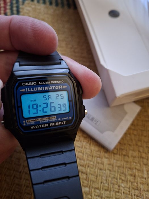 Годинник Casio F-105W