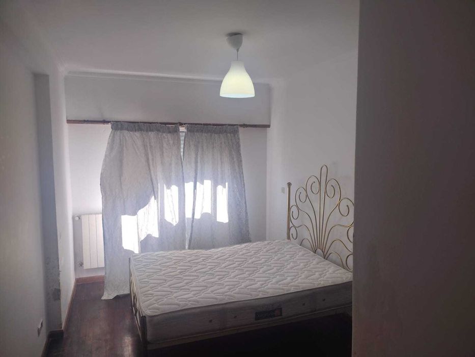 Quarto individual pra arrendar ( Cacém/Lisboa )