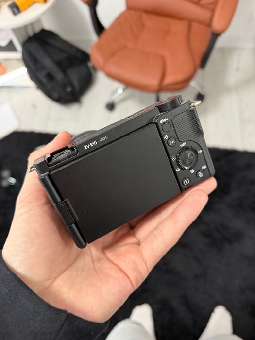 sony zv e10 - купити цифрові фотокамери - Ціна на OLX.ua
