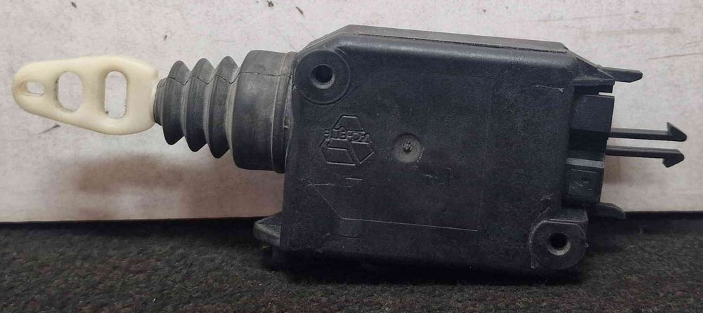 Fecho de deposito de combustível - CITROËN SAXO