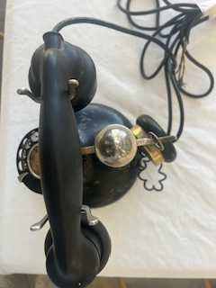 Telefone muito antigo a funcionar