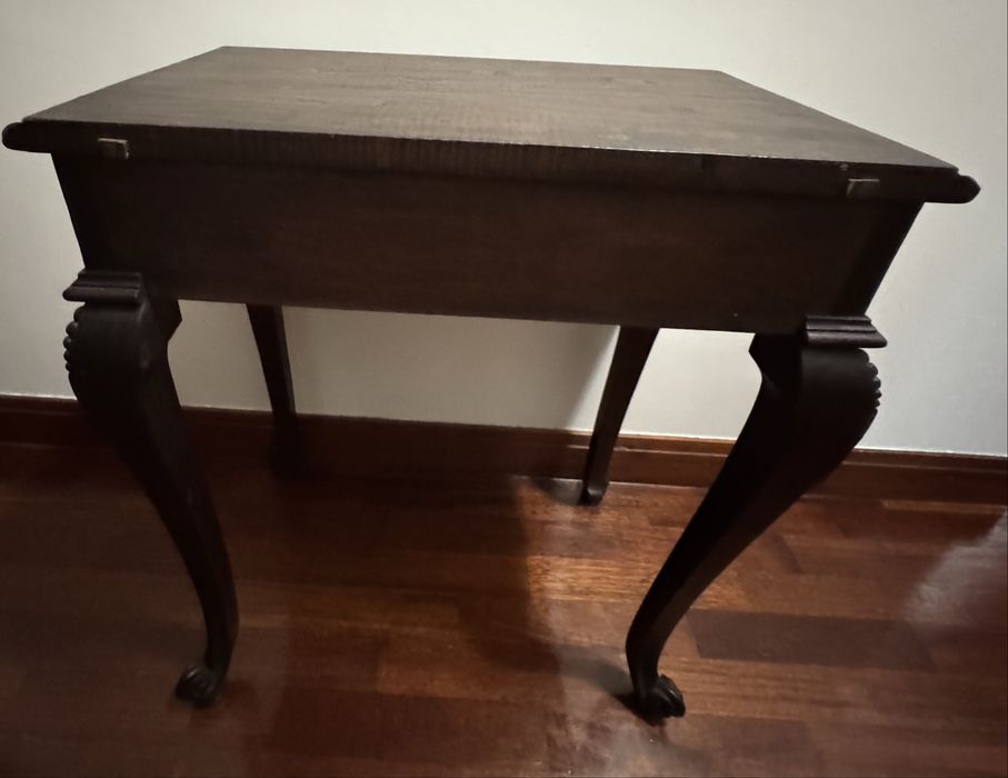 Mesa de cabeceira / mesa de apoio estilo D. José