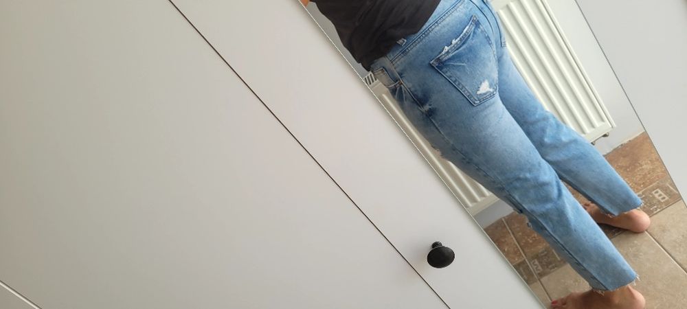 Spodnie jeansowe z przedarciami