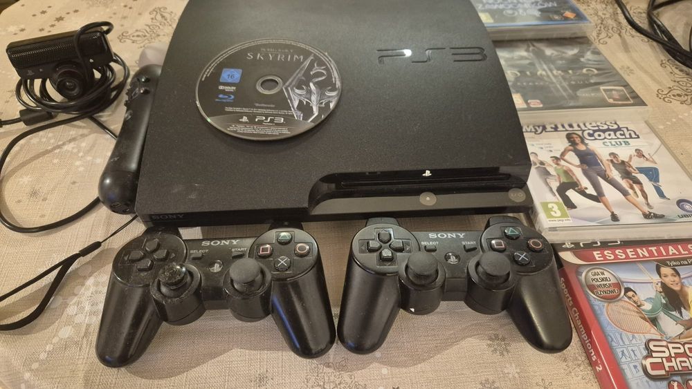 Sprzedam konsole ps3 z grami i ps move