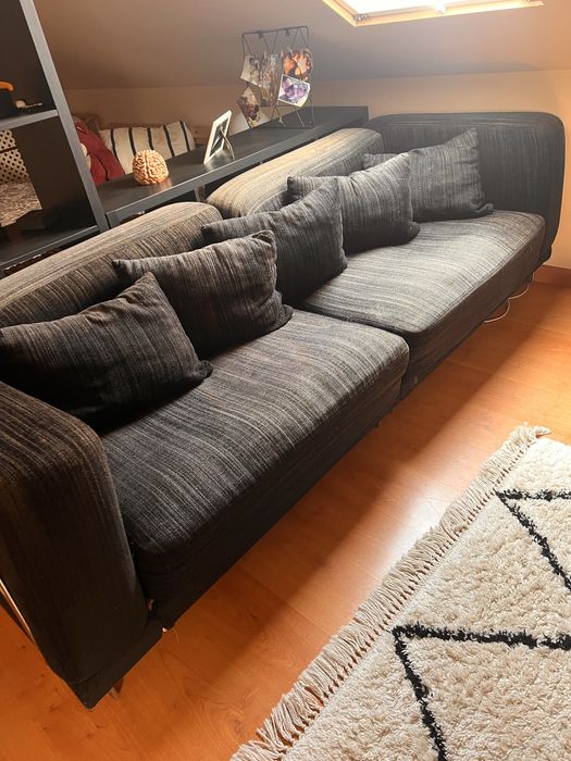 Sofá preto ikea