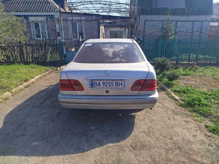 Продам Мерседес 220