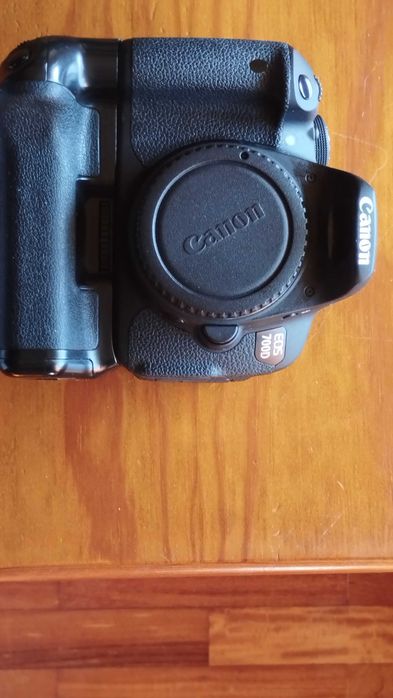 Cano 700D + lente+ grip