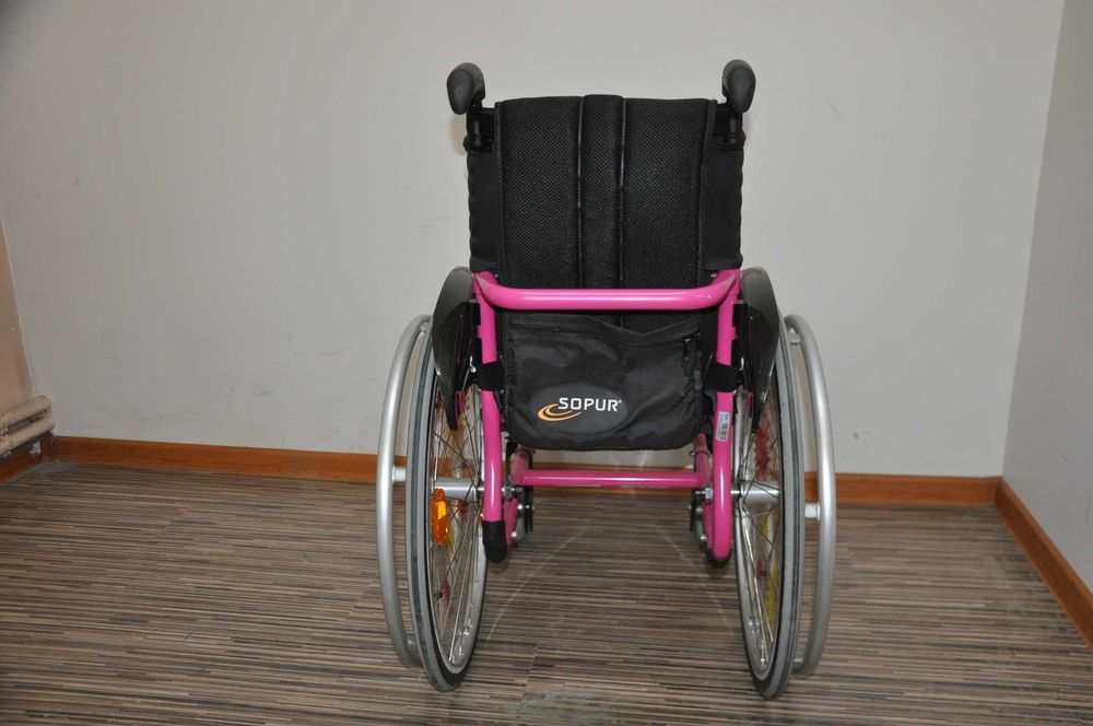 Wózek inwalidzki dziecięcy Sopur Xenon 33 cm aktywny FAKTURA