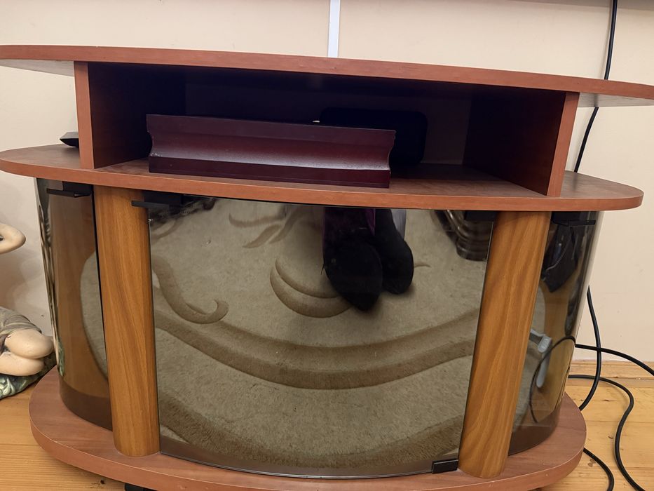 Тумба під телевізор в новому стані