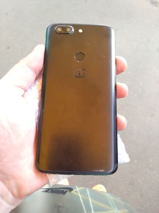 oneplus 5t 128 - купити мобільні телефони та смартфони - Ціна на