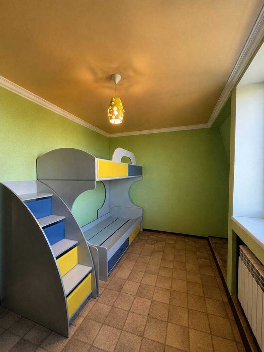 Євро 3К з власним паркомісцем та закритою територією