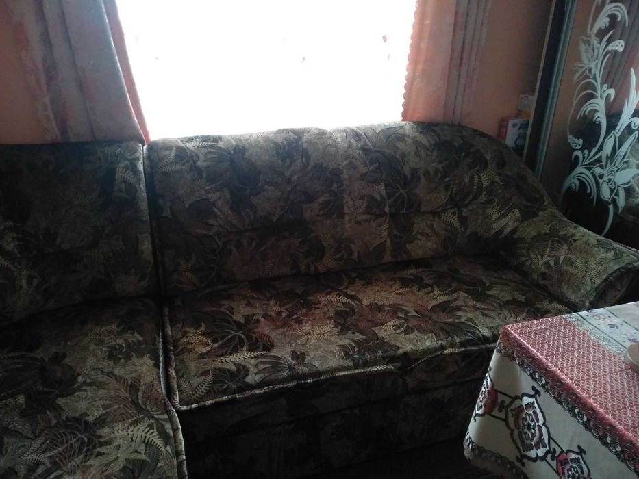 Кутовий диван з кріслом