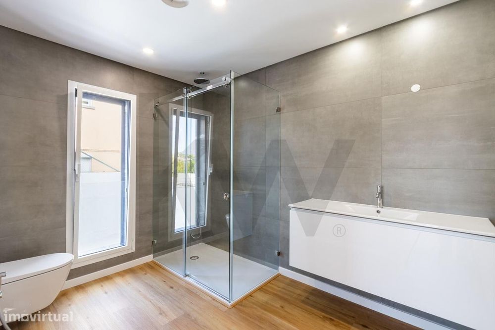 Moradia em condominio com jardim e piscina privados