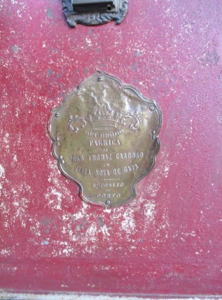 Antigo cofre Fabrica de João Thomaz Cardoso - Villa Nova de Gaya