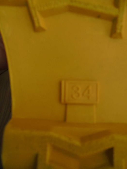 galocha de menina cor amarelo