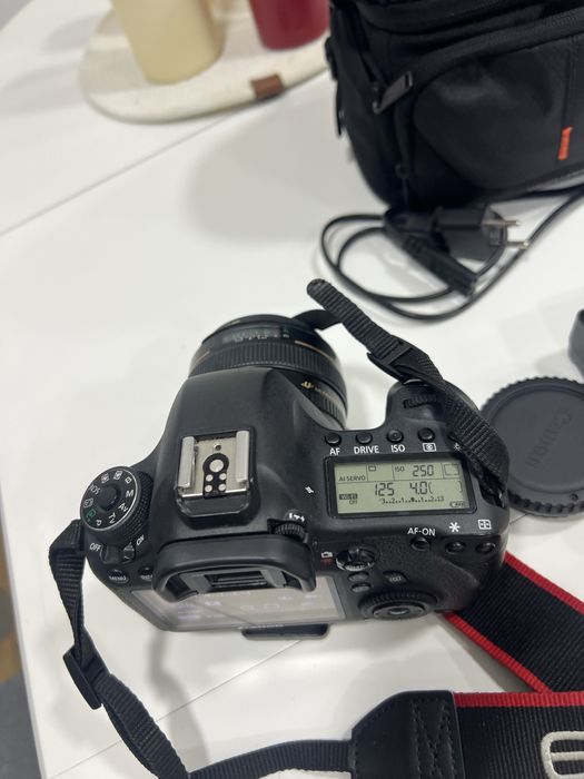 Продам Canon eos 6D