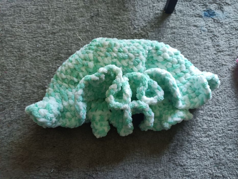 Wyszydelkowana bucket hat