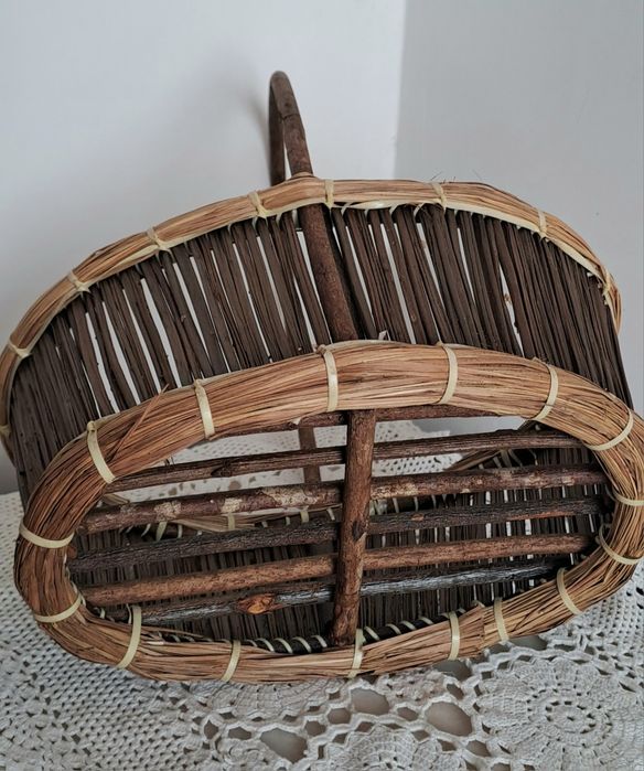 Cesta em madeira oval