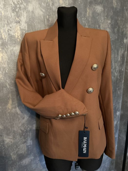 Piękna marynarka Balmain -zlote guziki r.L