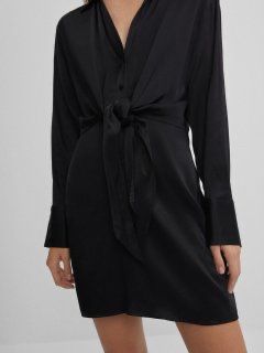 Vestido acetinado novo