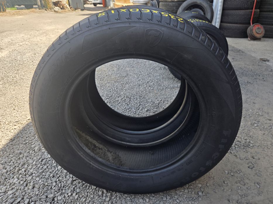 235 60 R18 Firestone