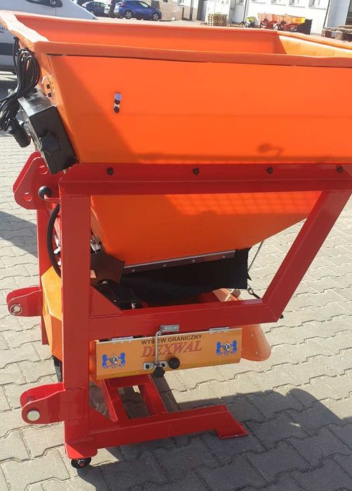 Dexwal Posypywarka Komunalna do Ciągnika – Piaskarka Solarka z Transportem!