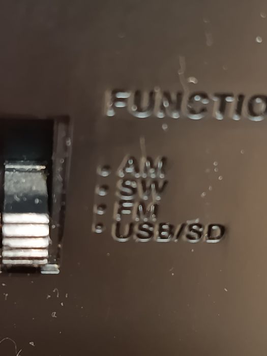 Радіоприймач Golon RX-98UAR – FM/AM/SW, USB, SD-карти, мережа та батарейки