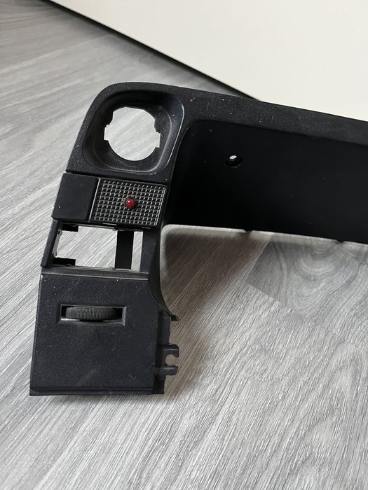 Пластик навколо спідометра Opel Kadett E