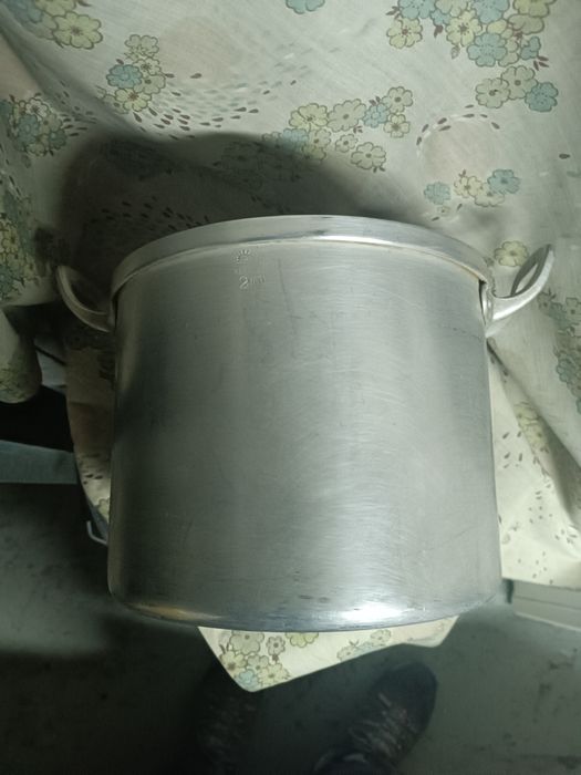 Panela de 20cm em alumínio bom estado