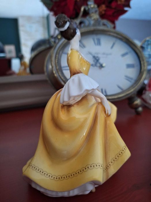 Figurka porcelanowa Royal Doulton Stephanie