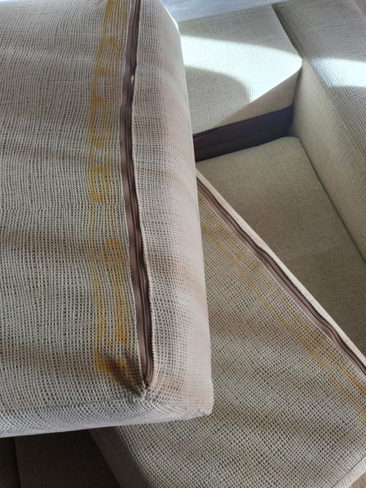 Sofá 3 lugares em bom estado