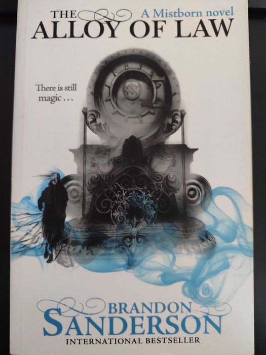 Saga Mistborn em Inglês e Outros